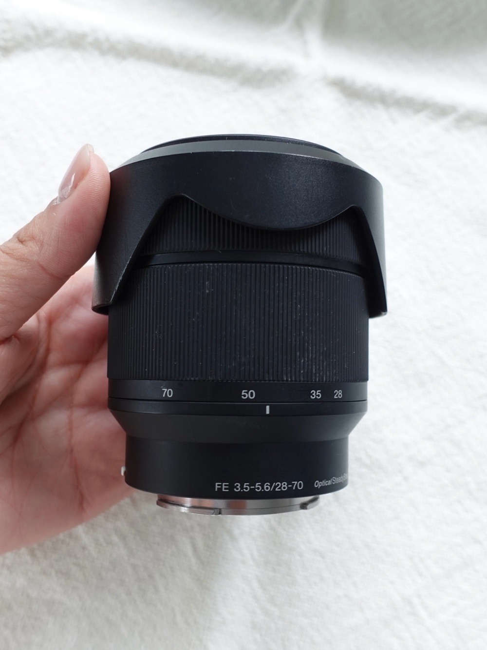 Sony FE 28-70mm f/3.5-5.6 OSS Full Frame E-Mount Zoom Lens (SEL2870)